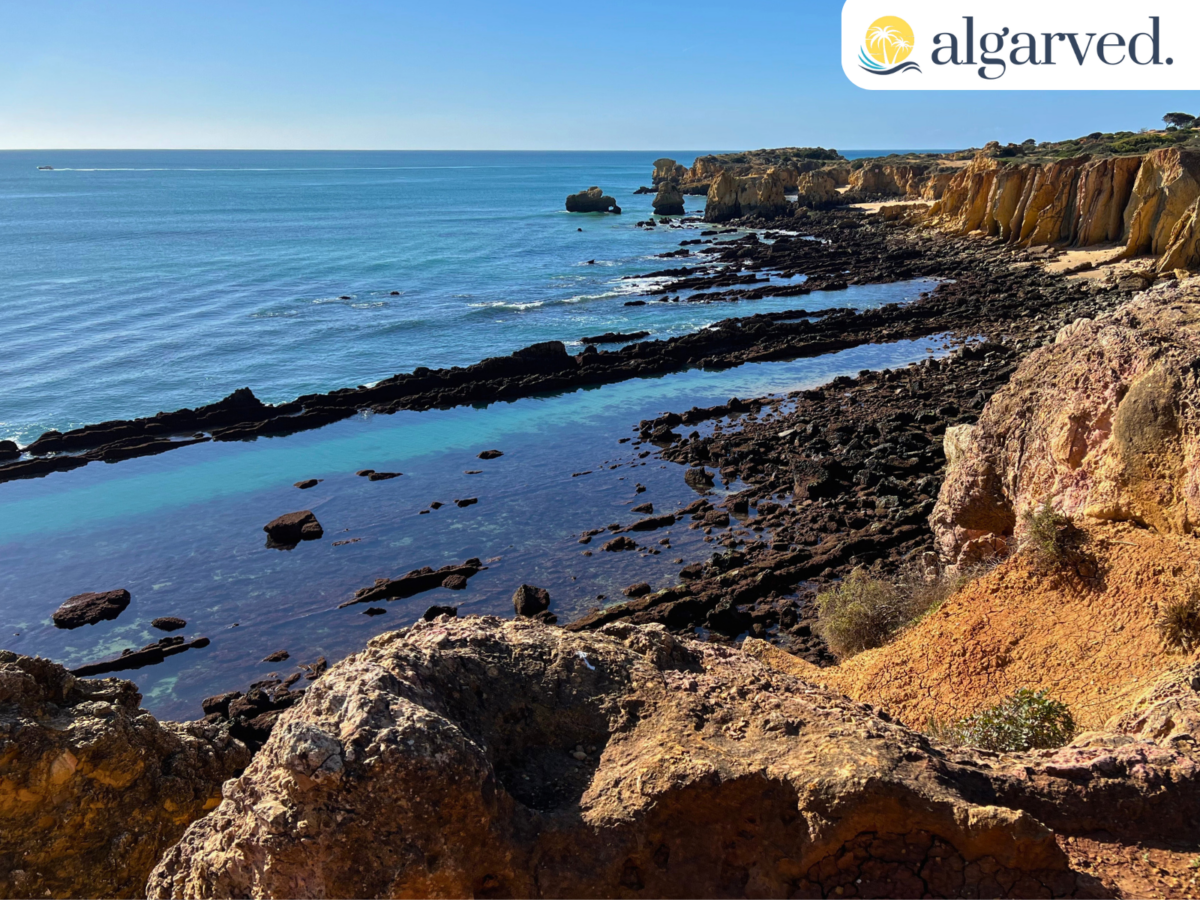 Stunning Coastline West of Albufeira 1600 × 1200 px